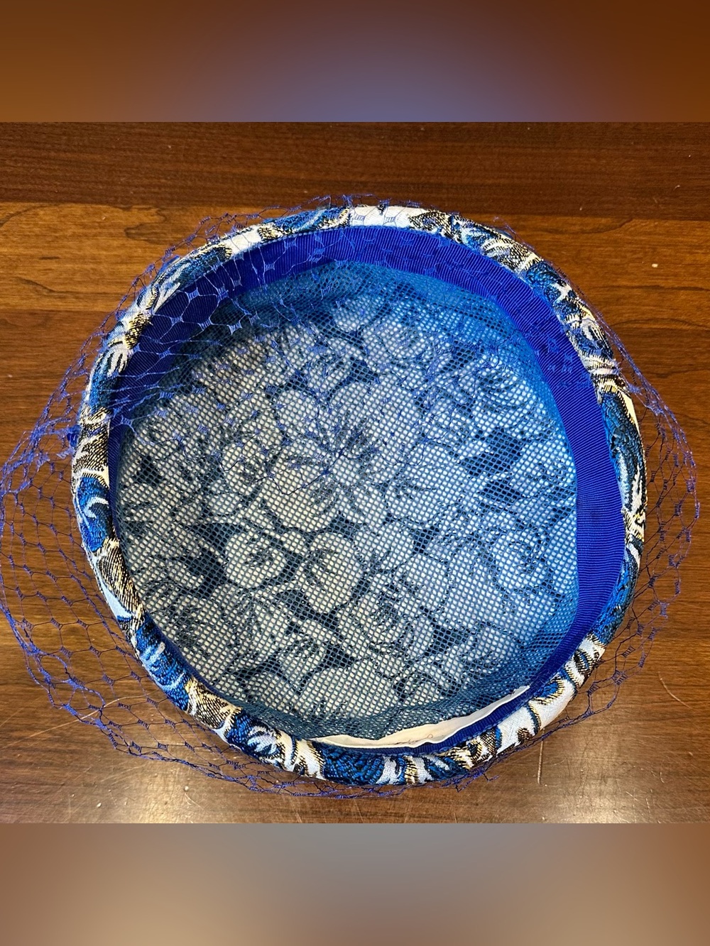 VTG 1950s–1960s Modern Miss Blue & Gold Brocade Pillbox Cocktail Hat with Veil - Picture 7 of 10